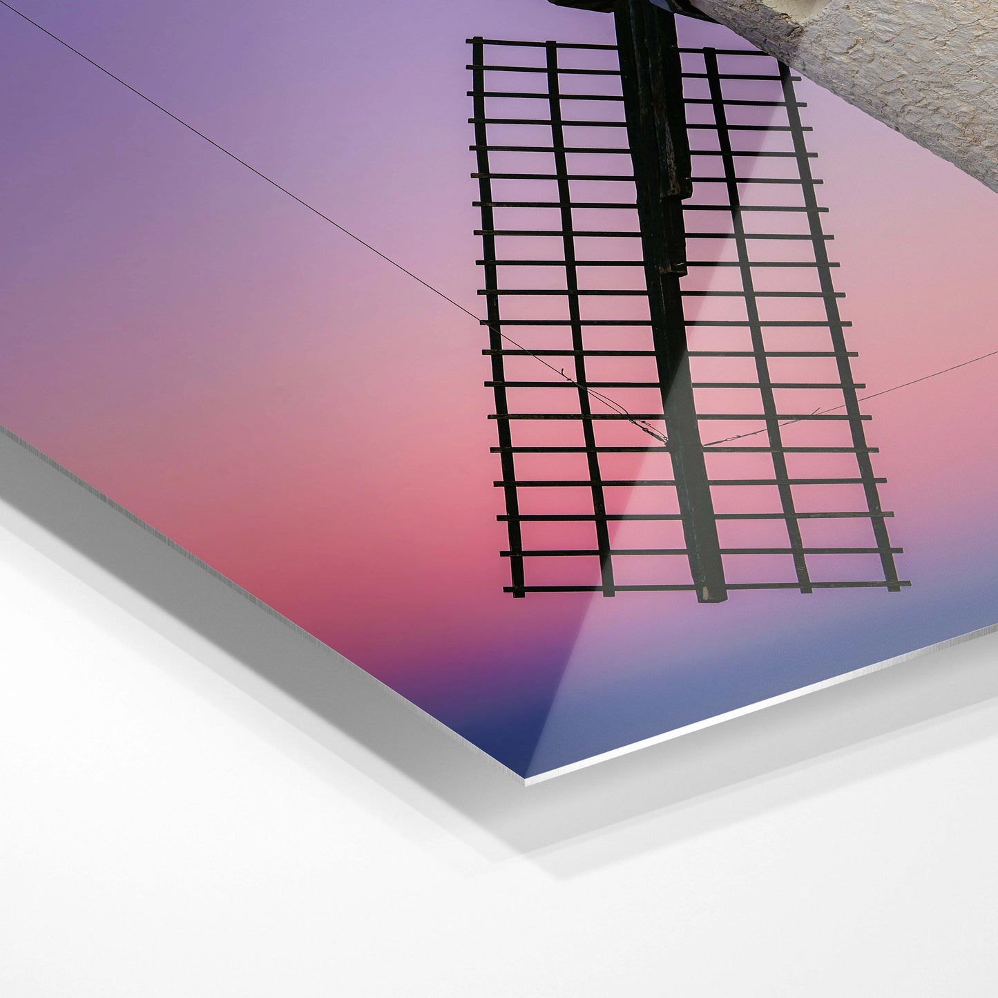 VIndmølle i aftensolen