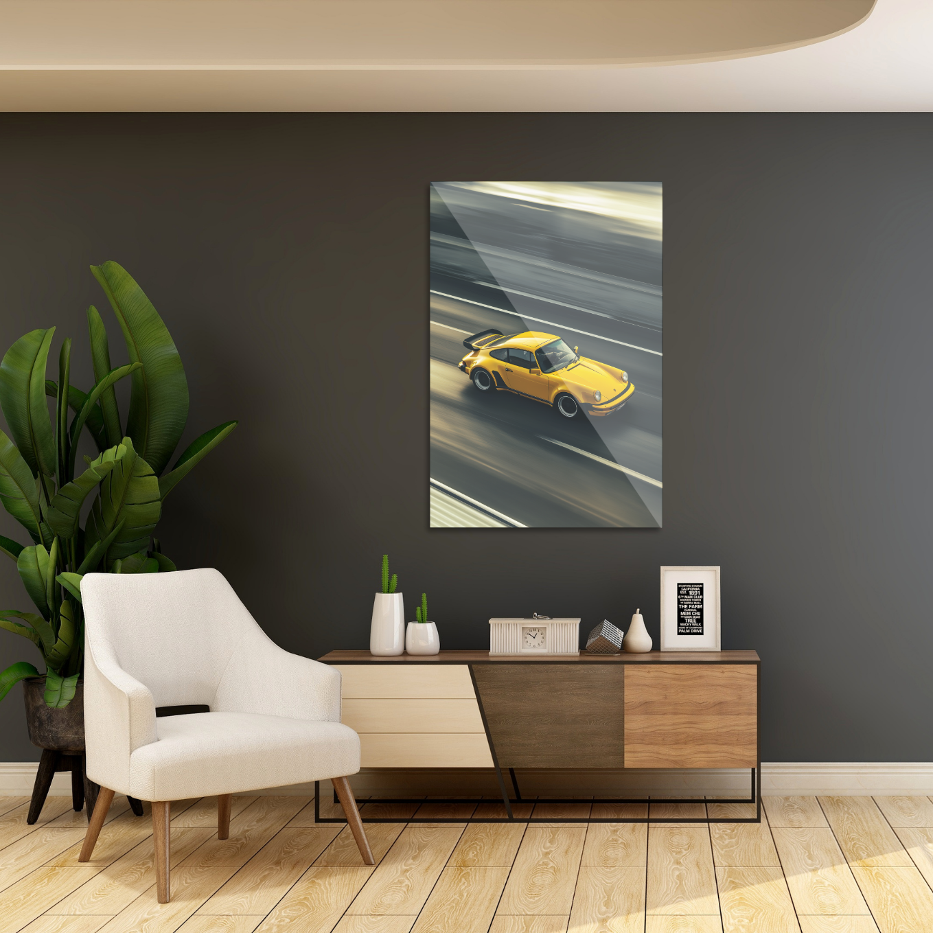 Gul Porsche i fuld fart