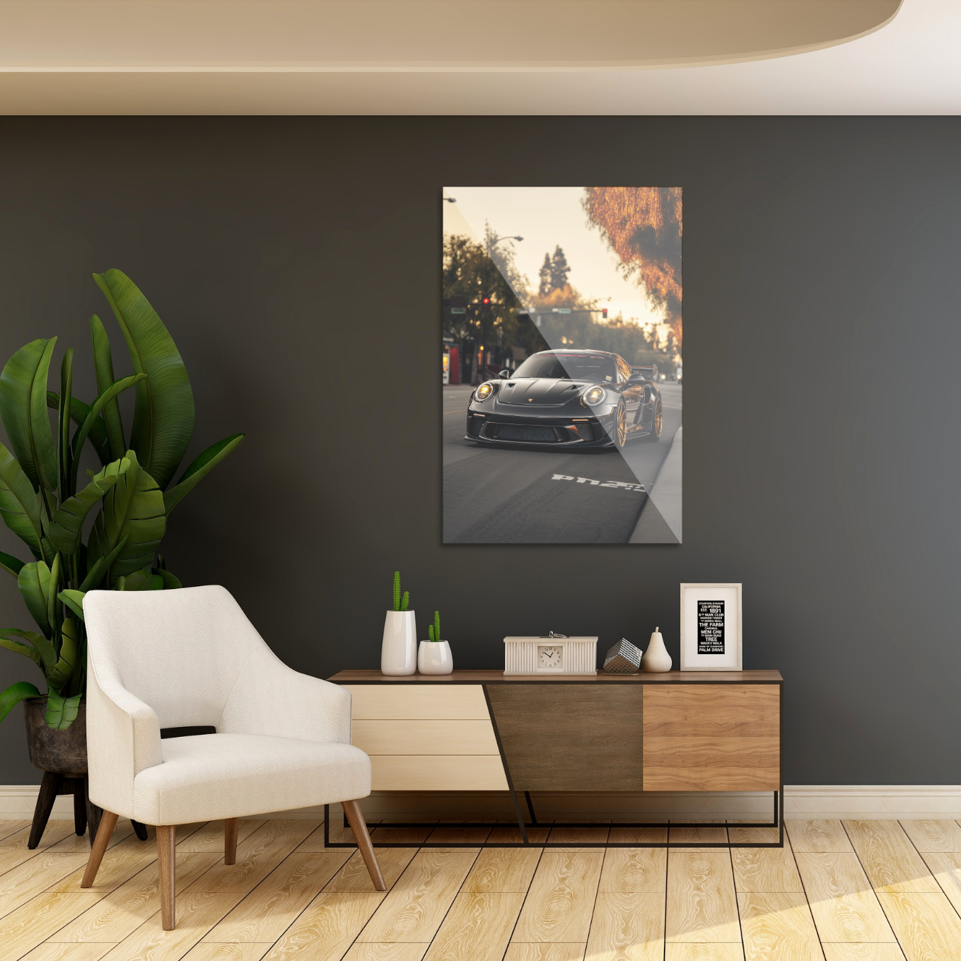 Black Porsche GT3 in the city