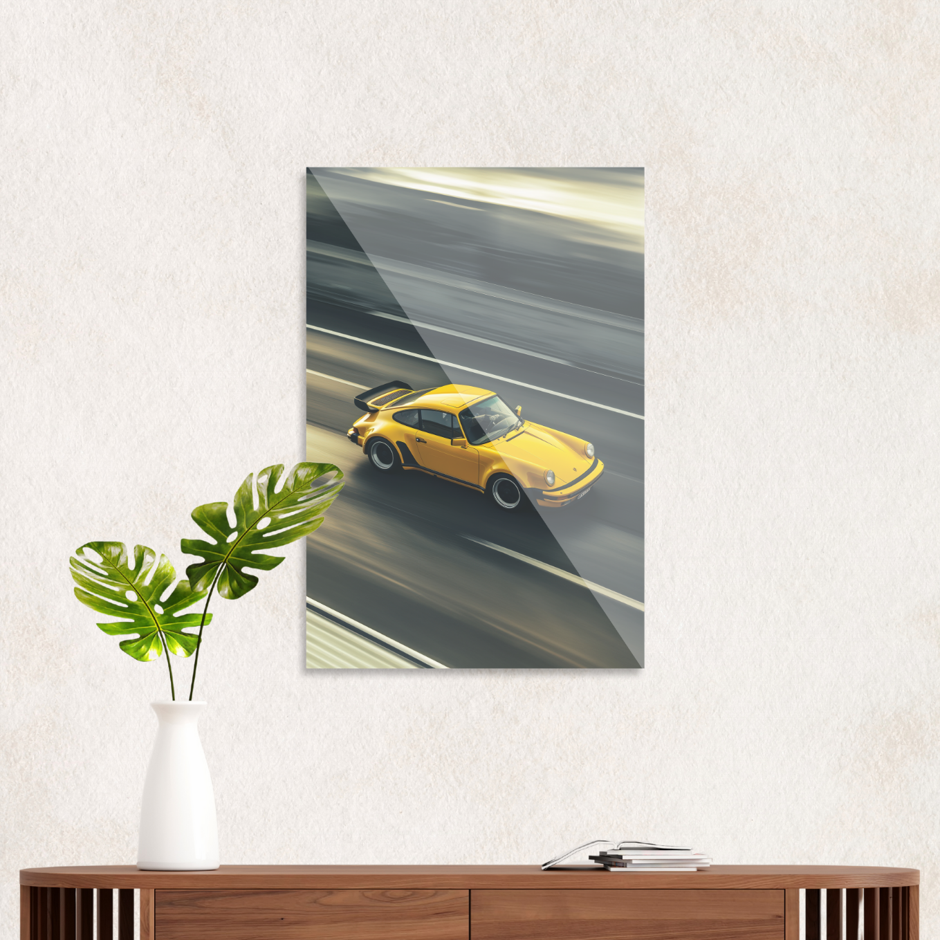 Gul Porsche i fuld fart