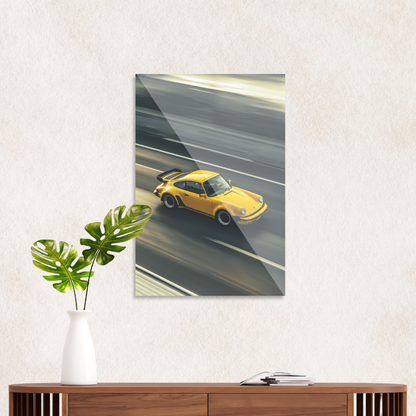 Gul Porsche i fuld fart